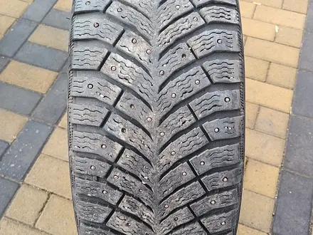 ОДНА шина 205/65 R16 — "Michelin X-ICE North 4" (Россия), шипован за 13 000 тг. в Астана