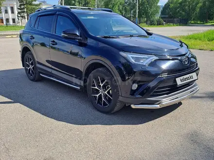 Toyota RAV4 2017 года за 12 700 000 тг. в Усть-Каменогорск – фото 2