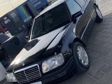 Mercedes-Benz E 200 1994 года за 1 850 000 тг. в Шымкент – фото 5