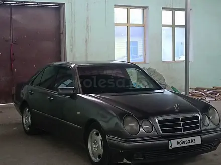 Mercedes-Benz E 320 1996 года за 2 500 000 тг. в Шымкент