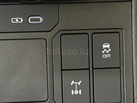 Toyota Hilux Comfort 2025 года за 27 890 000 тг. в Алматы – фото 25