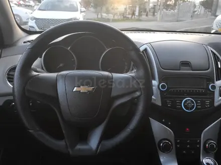 Chevrolet Cruze 2014 года за 2 390 000 тг. в Алматы – фото 13