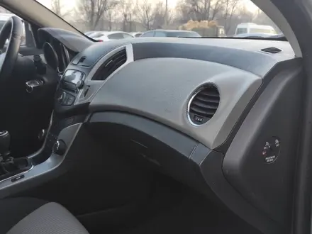 Chevrolet Cruze 2014 года за 2 390 000 тг. в Алматы – фото 35