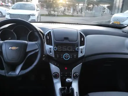 Chevrolet Cruze 2014 года за 2 390 000 тг. в Алматы – фото 15