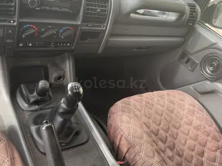 Land Rover Discovery 1997 года за 2 650 000 тг. в Жезказган – фото 7