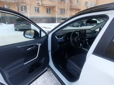 Toyota RAV4 2021 года за 21 400 000 тг. в Астана – фото 14