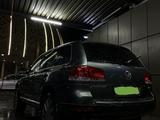 Volkswagen Touareg 2005 года за 5 000 000 тг. в Алматы – фото 2