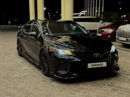 Toyota Camry 2021 года за 13 000 000 тг. в Шымкент