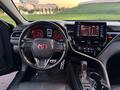 Toyota Camry 2021 года за 13 000 000 тг. в Шымкент – фото 9