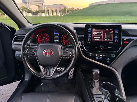 Toyota Camry 2021 года за 13 000 000 тг. в Шымкент – фото 9
