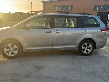 Toyota Sienna 2010 года за 6 100 000 тг. в Атырау – фото 3