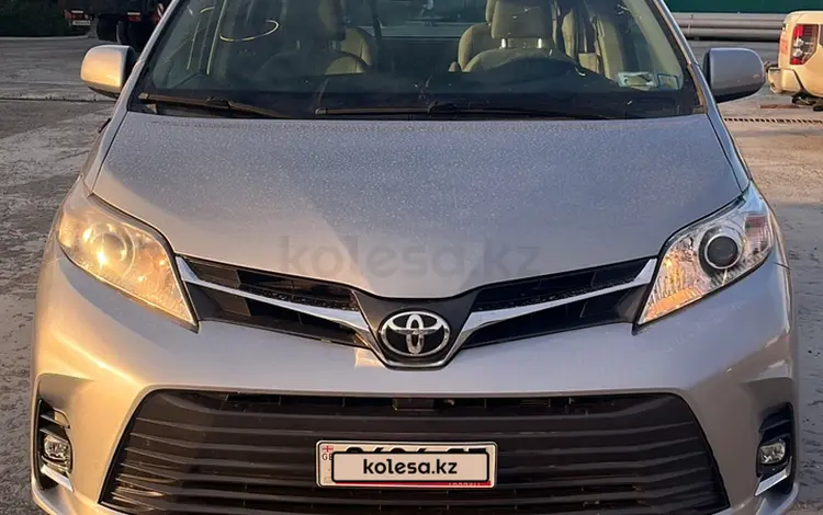 Toyota Sienna 2010 года за 6 100 000 тг. в Атырау