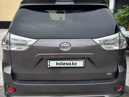 Toyota Sienna 2015 года за 11 000 000 тг. в Алматы – фото 4