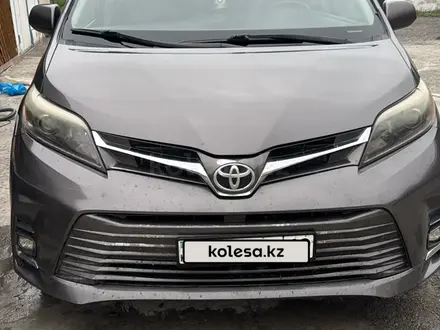 Toyota Sienna 2015 года за 11 000 000 тг. в Алматы