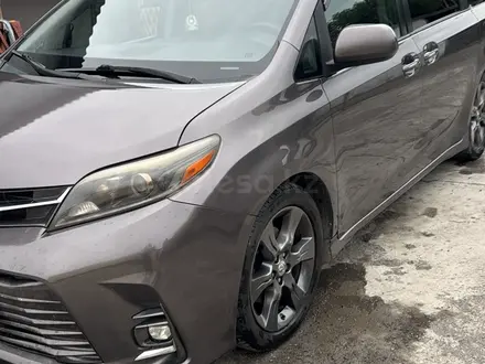 Toyota Sienna 2015 года за 11 000 000 тг. в Алматы – фото 2