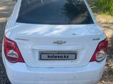 Chevrolet Aveo 2013 года за 1 800 000 тг. в Усть-Каменогорск – фото 2