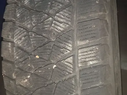 Комплект зимней резины из 4шт Bridgestone Blizzak 215/60/R17 за 101 000 тг. в Темиртау