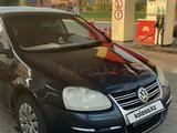 Volkswagen Jetta 2006 года за 1 100 000 тг. в Актобе – фото 3