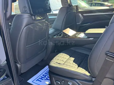 Cadillac Escalade 2025 года за 121 000 000 тг. в Алматы – фото 11