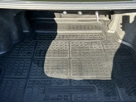 Toyota Camry 2015 года за 10 900 000 тг. в Актобе – фото 12