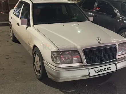 Mercedes-Benz E 280 1995 года за 2 200 000 тг. в Алматы – фото 2