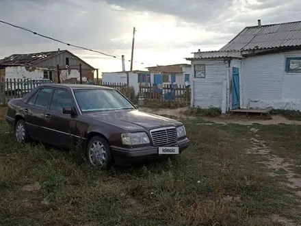 Mercedes-Benz E 320 1993 года за 1 680 000 тг. в Костанай – фото 15