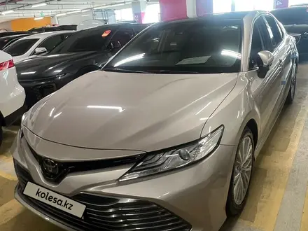 Toyota Camry 2019 года за 13 500 000 тг. в Астана