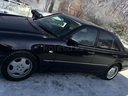 Mercedes-Benz E 230 1996 года за 2 900 000 тг. в Петропавловск – фото 3