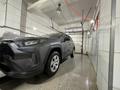 Toyota RAV4 2021 годаүшін14 500 000 тг. в Астана – фото 15