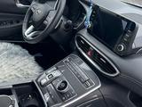 Hyundai Santa Fe 2023 года за 15 000 000 тг. в Уральск – фото 4