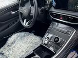 Hyundai Santa Fe 2023 года за 15 000 000 тг. в Уральск – фото 3