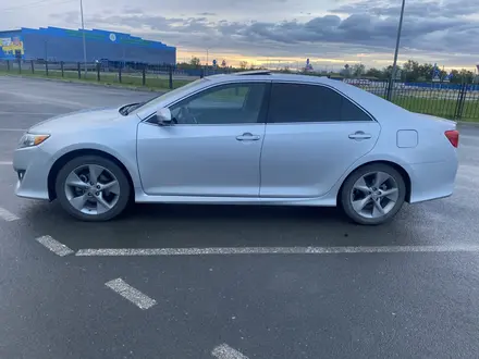 Toyota Camry 2014 года за 5 000 000 тг. в Уральск – фото 2
