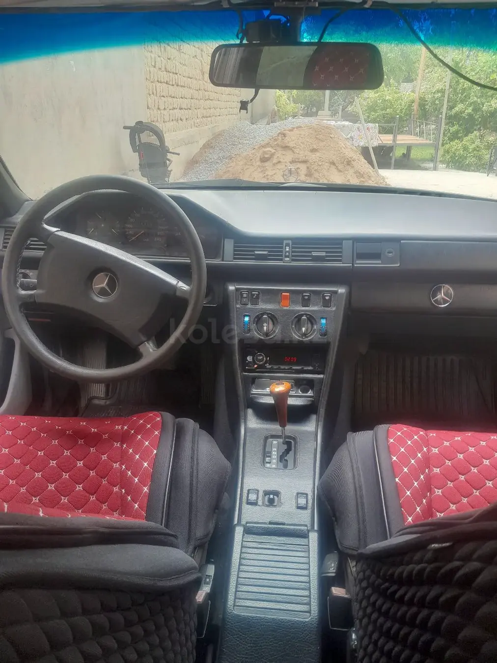 Mercedes-Benz E-Class, 1986