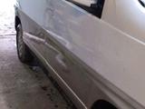 Nissan Elgrand 1997 года за 3 500 000 тг. в Новая Бухтарма – фото 4