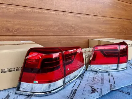 Задние фонари на Toyota Land Cruiser 200 за 30 000 тг. в Алматы – фото 2