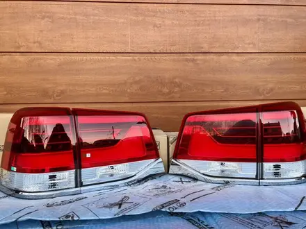 Задние фонари на Toyota Land Cruiser 200 за 30 000 тг. в Алматы