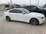 BMW 540 2006 года за 7 500 000 тг. в Атырау – фото 3