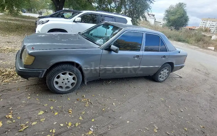 Mercedes-Benz E 200 1994 годаfor1 100 000 тг. в Семей