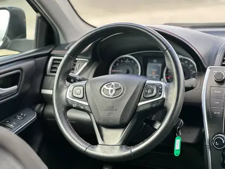 Toyota Camry 2017 года за 9 700 000 тг. в Уральск – фото 13