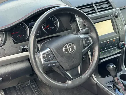 Toyota Camry 2017 года за 9 700 000 тг. в Уральск – фото 15