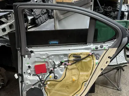 Двери Lexus LS460 за 60 000 тг. в Алматы – фото 3