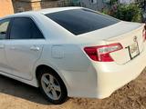 Toyota Camry 2014 года за 5 500 000 тг. в Атырау – фото 2