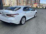 Toyota Camry 2018 года за 14 300 000 тг. в Усть-Каменогорск – фото 3