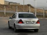 Mercedes-Benz C 240 2001 года за 3 300 000 тг. в Шымкент – фото 4