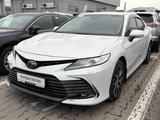 Toyota Camry Luxe 2023 года за 17 500 000 тг. в Алматы