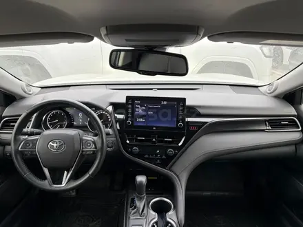 Toyota Camry Luxe 2023 года за 17 500 000 тг. в Алматы – фото 3