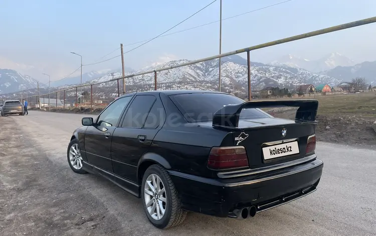 BMW 320 1992 года за 1 400 000 тг. в Алматы