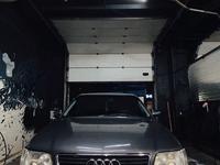 Audi A6 1994 годаfor2 800 000 тг. в Астана