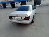 Mercedes-Benz E 200 1990 года за 1 000 000 тг. в Усть-Каменогорск – фото 2