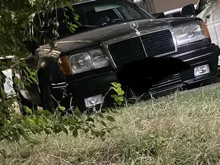 Mercedes-Benz E 230